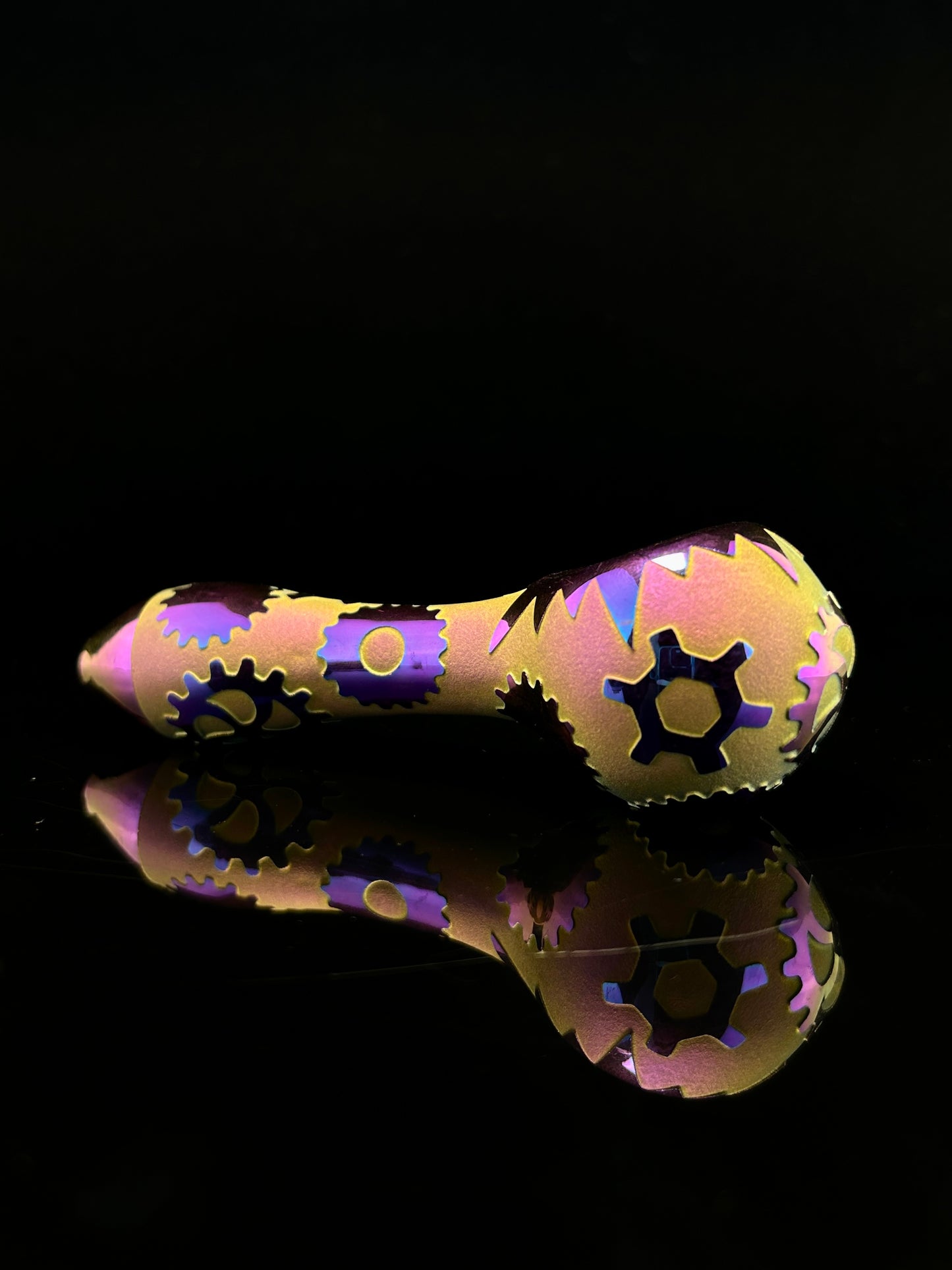 Shiny, Iridescent Spoon pipe With Deep Carving